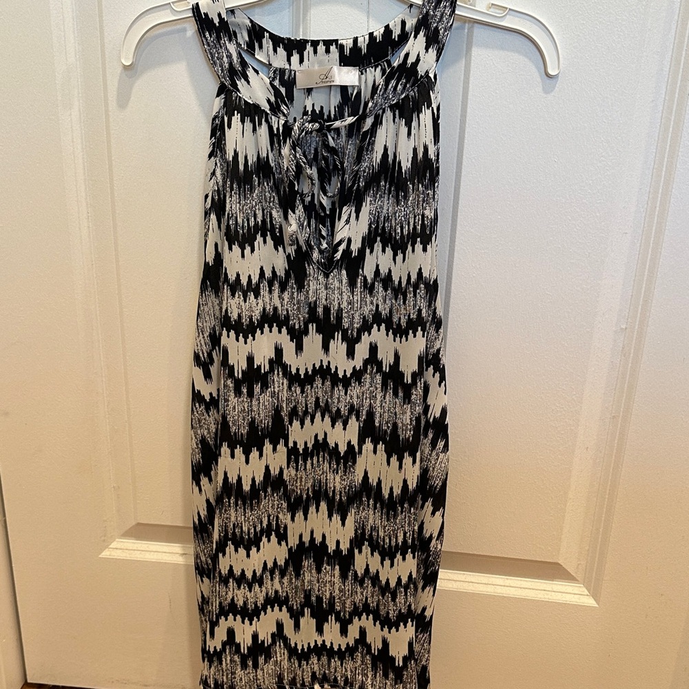 A3 Design Monochrome Zigzag Blouse